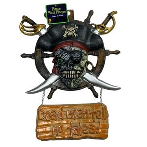 Rubie’s pirate wall plaque plastic lightweight decor brand new perfect condition